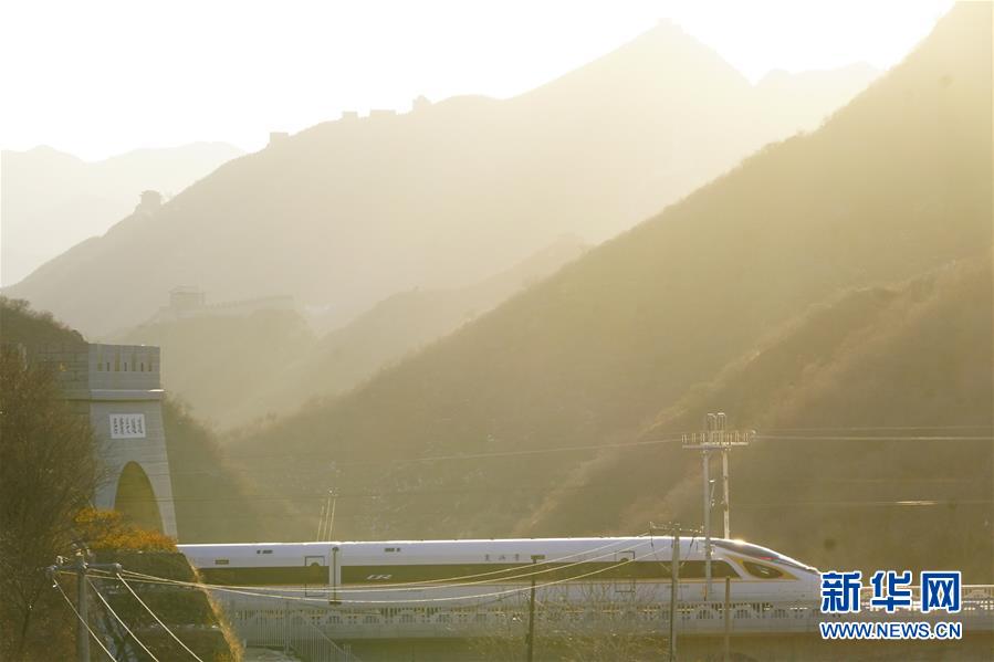 （新華全媒頭條&middot;圖文互動）（11）百年跨越，逐夢京張&mdash;&mdash;寫在京張高鐵開通暨中國高鐵突破3.5萬公里之際