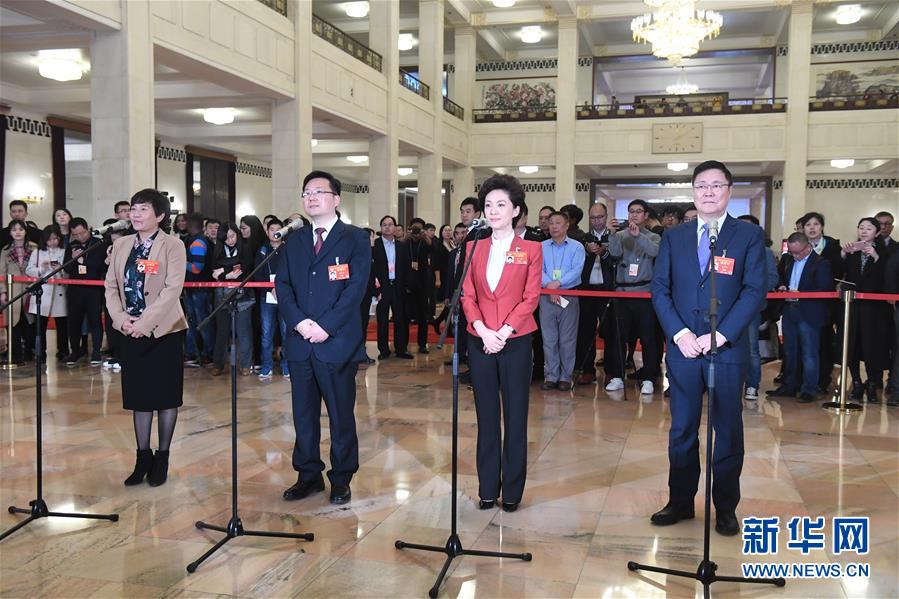 (兩會(huì)·面對(duì)面)(3)全國(guó)政協(xié)委員接受采訪