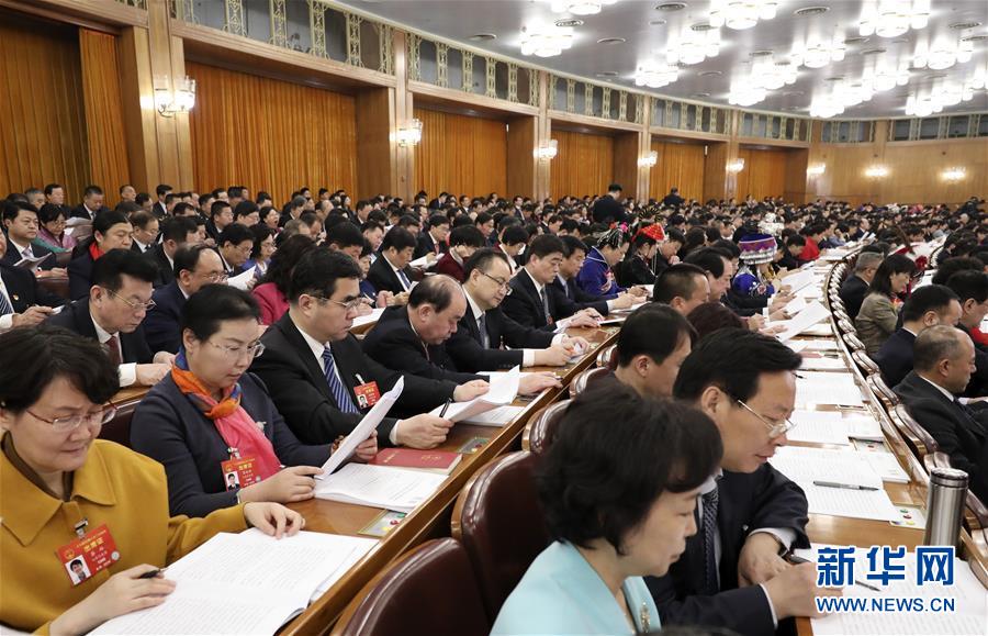（兩會(huì)&middot;人大開(kāi)幕&middot;XHDW）（16）十三屆全國(guó)人大二次會(huì)議在京開(kāi)幕