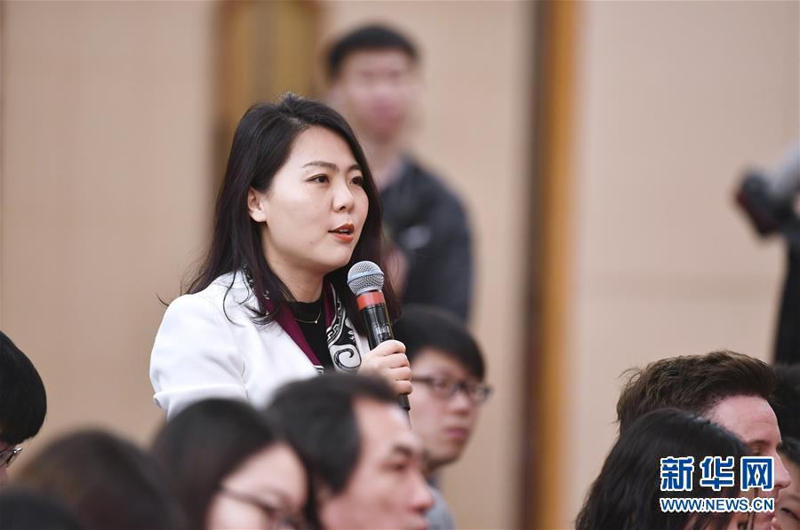 (兩會(huì))(2)國(guó)務(wù)院扶貧辦主任劉永富就“攻堅(jiān)克難——堅(jiān)決打贏脫貧攻堅(jiān)戰(zhàn)”答記者問