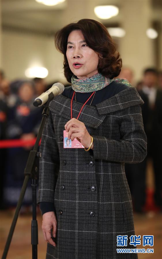 （兩會(huì)&middot;面對(duì)面）（8）全國人大代表接受采訪