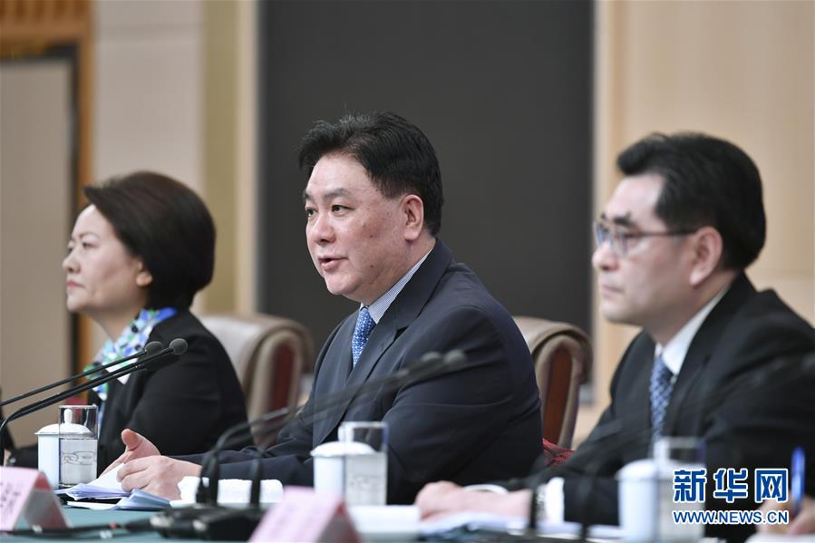 (兩會(huì)·XHDW)(6)最高人民法院審判委員會(huì)副部級(jí)專職委員劉貴祥等就“攻堅(jiān)‘基本解決執(zhí)行難’”答記者問(wèn)