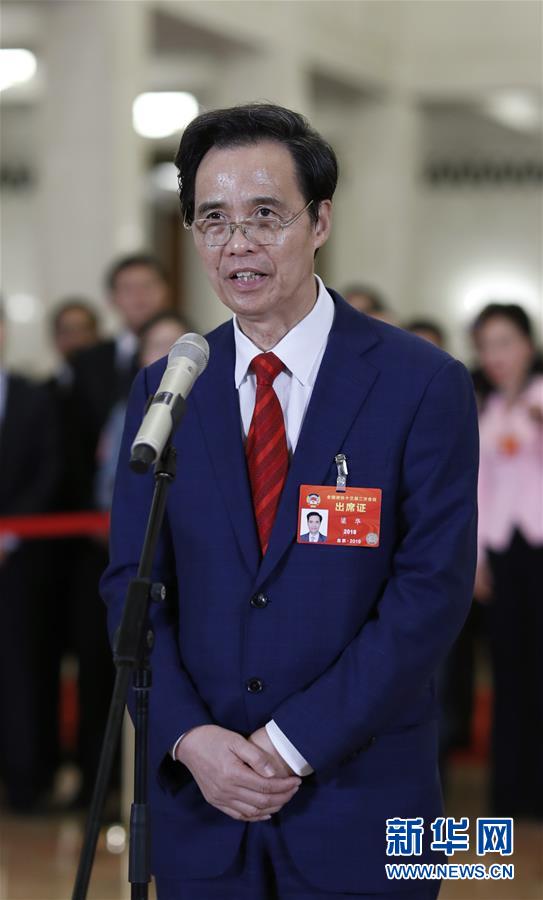 （兩會(huì)&middot;面對(duì)面&middot;XHDW）（10）全國(guó)政協(xié)委員接受采訪(fǎng)