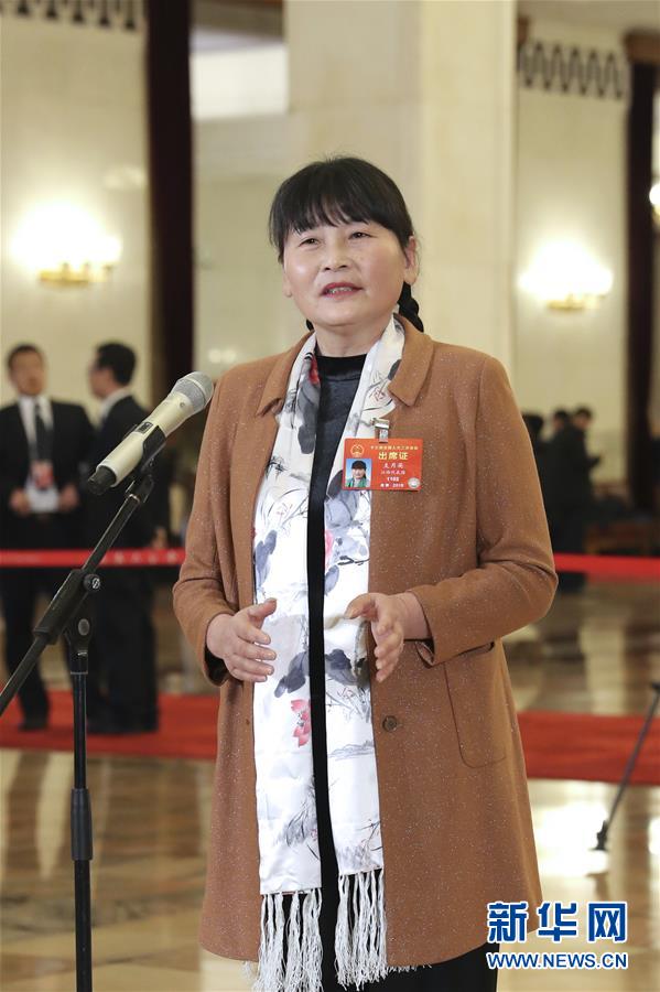 （兩會(huì)&middot;面對(duì)面&middot;XHDW）（2）全國人大代表接受采訪