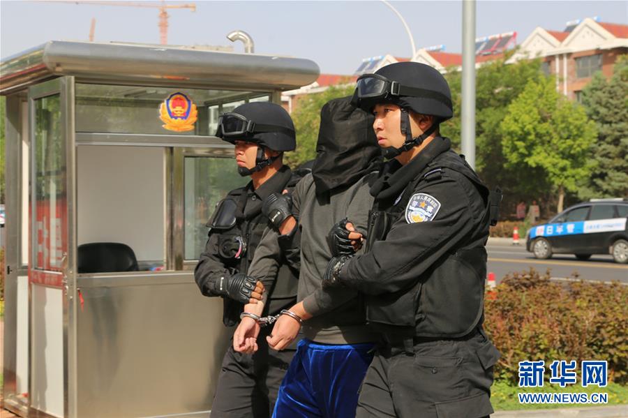 (新華全媒頭條·圖文互動)(2)擊楫中流正當(dāng)時——全國掃黑除惡專項斗爭推進(jìn)紀(jì)實