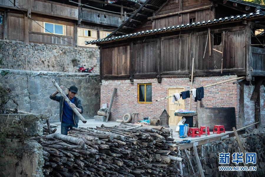 (決戰(zhàn)決勝脫貧攻堅(jiān)·圖文互動(dòng))(3)歷史性告別“人畜混居” 貴州7萬(wàn)余戶山民“新家”迎新年