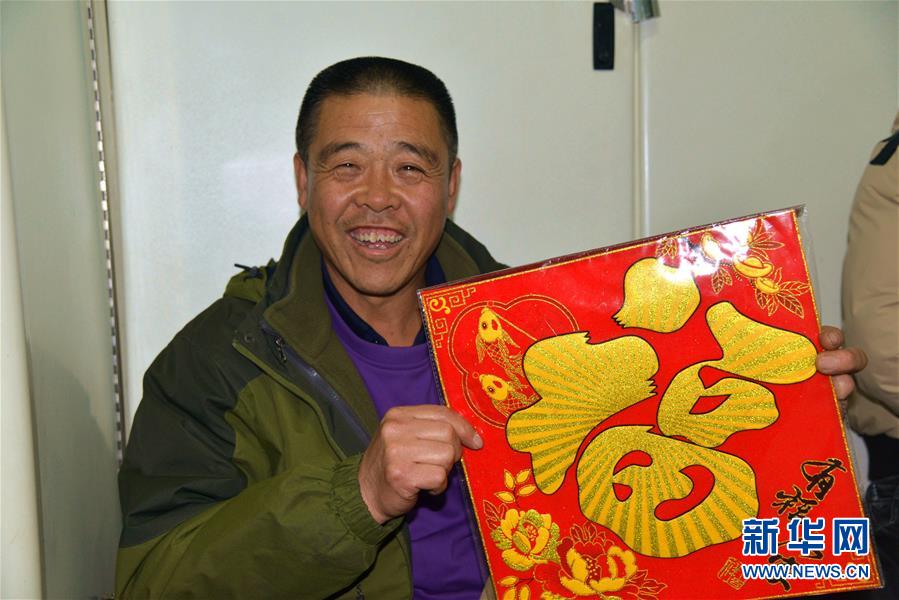 (新春走基層·圖文互動(dòng))(5)33小時(shí)的回家故事