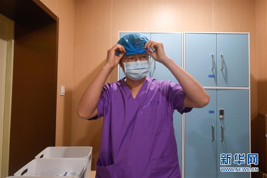 （聚焦疫情防控&middot;圖文互動(dòng)）（2）無法握手，但始終并肩