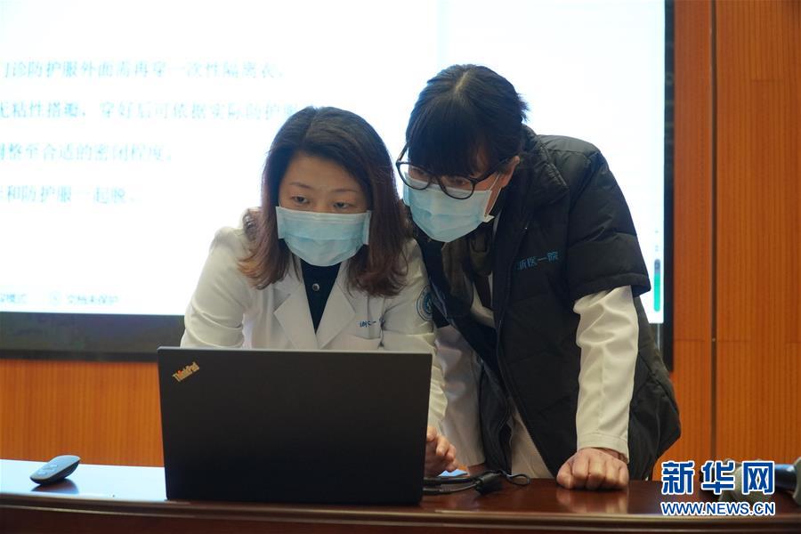 （聚焦疫情防控&middot;圖文互動(dòng)）（5）無法握手，但始終并肩