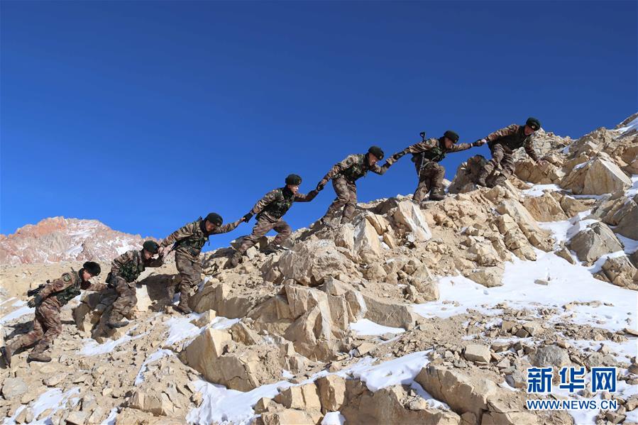 （新春走基層&middot;圖文互動）（1）把青春融進(jìn)祖國的山河&mdash;&mdash;新春走近忠誠守護(hù)家園的人民子弟兵