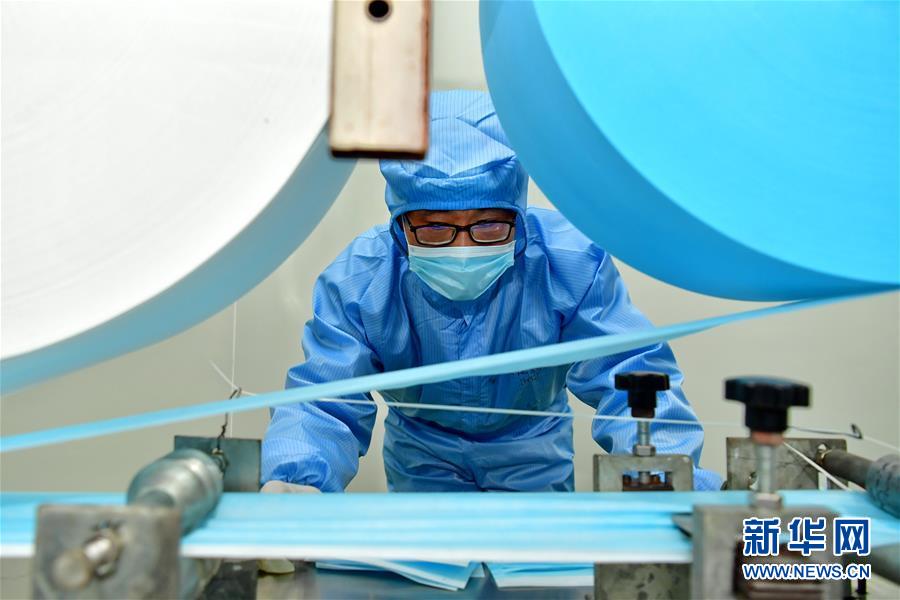 (聚焦疫情防控·圖文互動(dòng))(1)和時(shí)間賽跑——山西防疫緊缺物資生產(chǎn)一線(xiàn)見(jiàn)聞