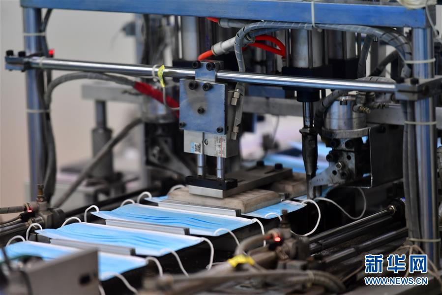 (聚焦疫情防控·圖文互動(dòng))(6)和時(shí)間賽跑——山西防疫緊缺物資生產(chǎn)一線(xiàn)見(jiàn)聞