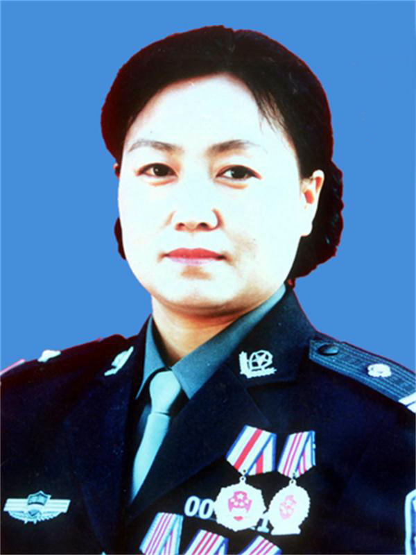 （為了民族復(fù)興&middot;英雄烈士譜&middot;圖文互動(dòng)）人民愛戴的忠誠衛(wèi)士任長(zhǎng)霞