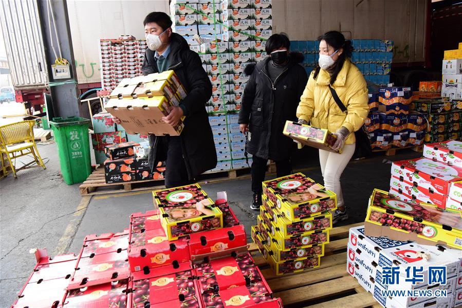 （聚焦疫情防控&middot;圖文互動）（1）吃的東西充足，做點花樣菜吧！&mdash;&mdash;中部地區(qū)最大農(nóng)產(chǎn)品批發(fā)市場見聞 