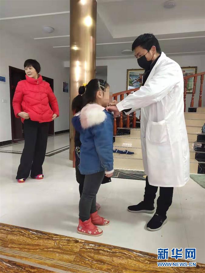 （聚焦疫情防控&middot;圖文互動(dòng)）（3）從武漢返鄉(xiāng)的一家人：&ldquo;鄰里情割不斷，自行隔離是義務(wù)&rdquo;