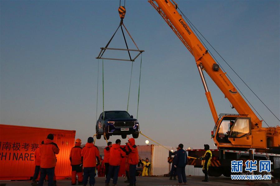 （&ldquo;雪龍&rdquo;探南極&middot;圖文互動(dòng)）（6）&ldquo;雪龍2&rdquo;號(hào)開始南極長(zhǎng)城站首次卸貨