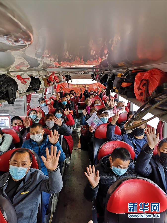 （做好六穩(wěn)工作 應(yīng)對(duì)復(fù)雜局面&middot;圖文互動(dòng)）（1）四川：&ldquo;點(diǎn)對(duì)點(diǎn)、一站式&rdquo;送農(nóng)民工安全返崗