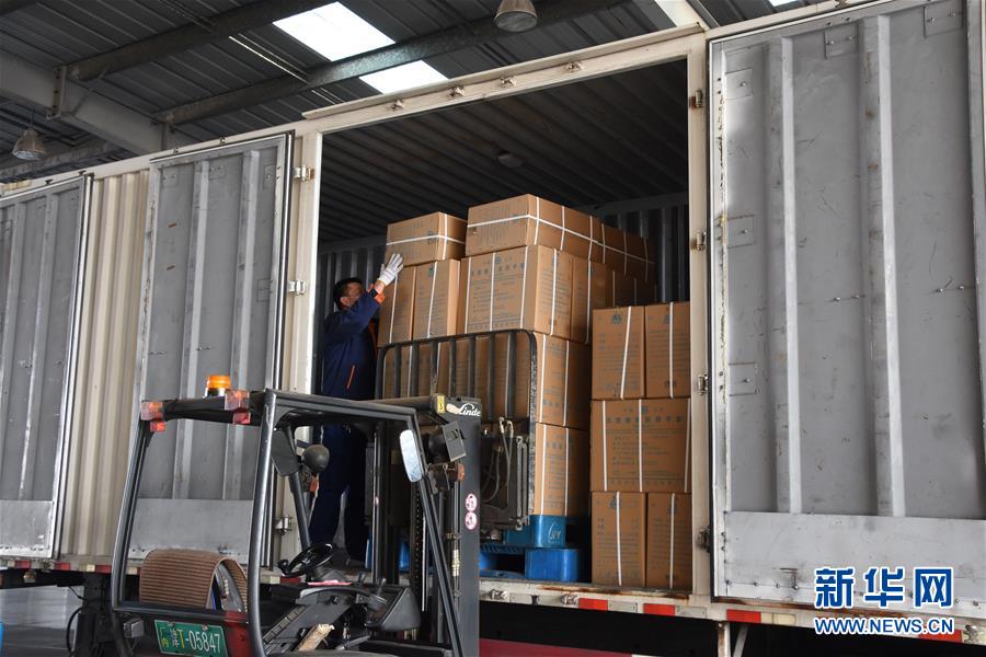 （圖文互動(dòng)）（1）爭(zhēng)分奪秒，為了那千公里之外的馳援&mdash;&mdash;急需防疫物資天津復(fù)工復(fù)產(chǎn)一線見聞