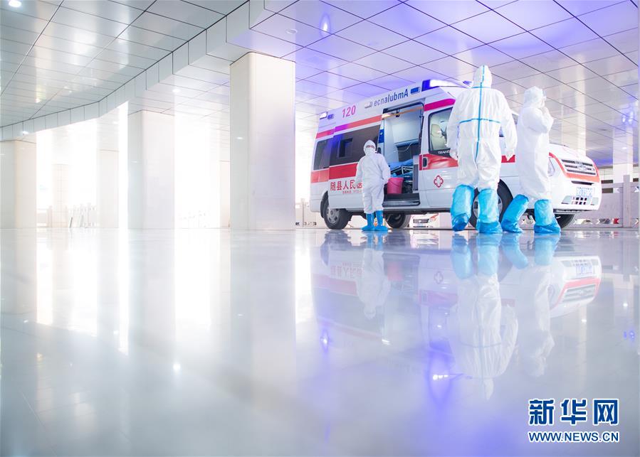 （新華全媒頭條&middot;圖文互動(dòng)）（5）火線上的中流砥柱&mdash;&mdash;獻(xiàn)給奮戰(zhàn)在抗疫一線的醫(yī)務(wù)工作者