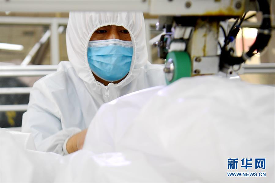 （聚焦疫情防控&middot;圖文互動(dòng)）（7）我們能多產(chǎn)一件，前方就少一份風(fēng)險(xiǎn)&mdash;&mdash;醫(yī)用防護(hù)服&ldquo;河北制造&rdquo;緊急&ldquo;起飛&rdquo;記