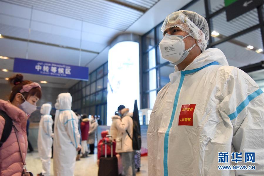 (新華全媒頭條·圖文互動)(8)滄海橫流顯本色 戰(zhàn)“疫”一線黨旗紅——全國各領(lǐng)域基層黨組織和廣大黨員奮力打好疫情防控阻擊戰(zhàn)(1)