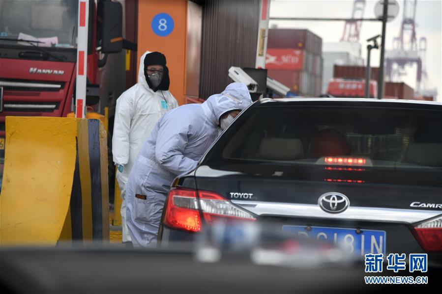 (圖文互動)(3)海港轉(zhuǎn)運(yùn)不停歇 整體運(yùn)能待釋放——沿海主要港口生產(chǎn)見聞