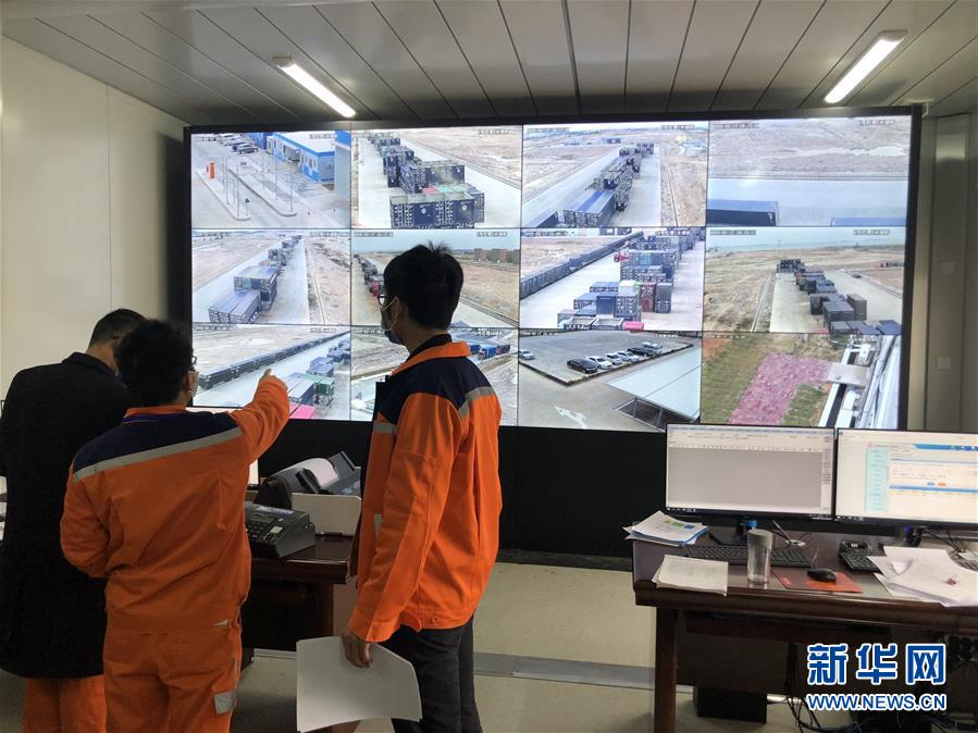 （圖文互動）（2）抓好防疫保暢，還管司機吃飯&mdash;&mdash;廣西欽州保稅港區(qū)服務(wù)企業(yè)復(fù)工見聞