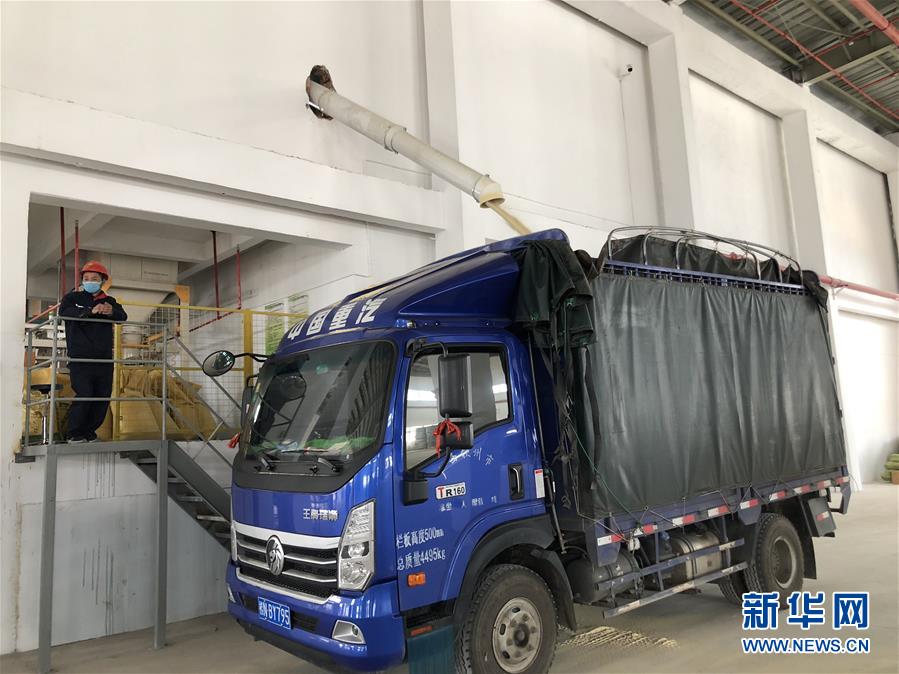 （圖文互動）（5）抓好防疫保暢，還管司機吃飯&mdash;&mdash;廣西欽州保稅港區(qū)服務(wù)企業(yè)復(fù)工見聞