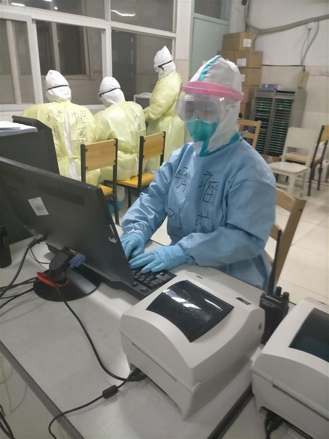 (一線抗疫群英譜·圖文互動(dòng))(2)5名“90后”一線醫(yī)護(hù)人員的戰(zhàn)“疫”