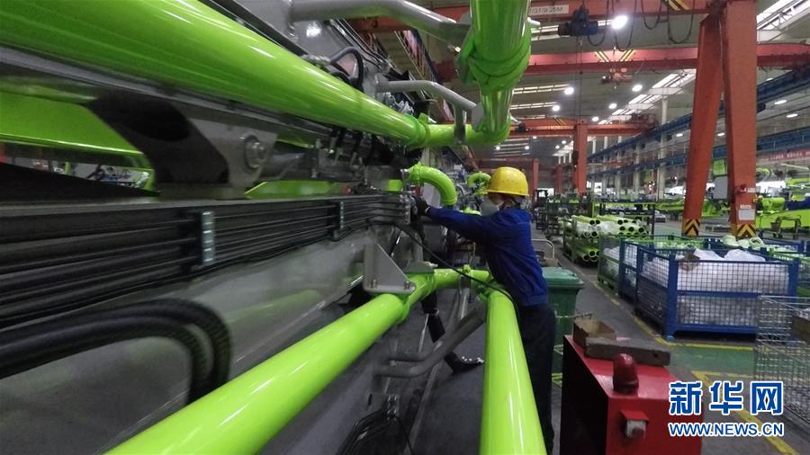 （圖文互動）（1）吃粉擼串，商圈&ldquo;打卡&rdquo;，動車出廠&mdash;&mdash;湖南&ldquo;標(biāo)簽&rdquo;復(fù)蘇記