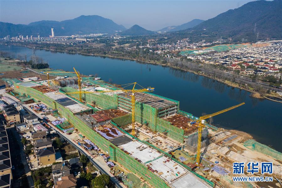 （新華全媒頭條&middot;圖文互動）（16）磨難壓不垮 奮起正當(dāng)時&mdash;&mdash;習(xí)近平總書記在統(tǒng)籌推進新冠肺炎疫情防控和經(jīng)濟社會發(fā)展工作部署會議上的重要講話振奮人心凝聚力量