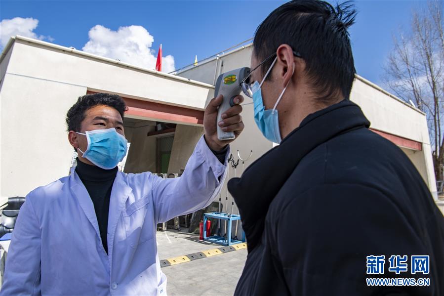 （新華全媒頭條&middot;圖文互動(dòng)）（8）血脈同心 共盼春來&mdash;&mdash;疫情阻擊戰(zhàn)中的雪域故事