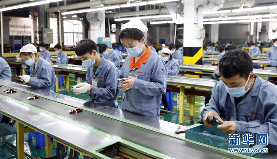 （抓好經(jīng)濟(jì)發(fā)展 應(yīng)對復(fù)雜局面&middot;圖文互動）（4）在&ldquo;家電之都&rdquo;順德看&ldquo;中國制造&rdquo;抗壓前行 