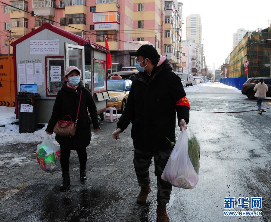 （聚焦疫情防控&middot;圖文互動(dòng)）（1）不知你是誰，知你為了誰&mdash;&mdash;社區(qū)戰(zhàn)&ldquo;疫&rdquo;志愿者群像