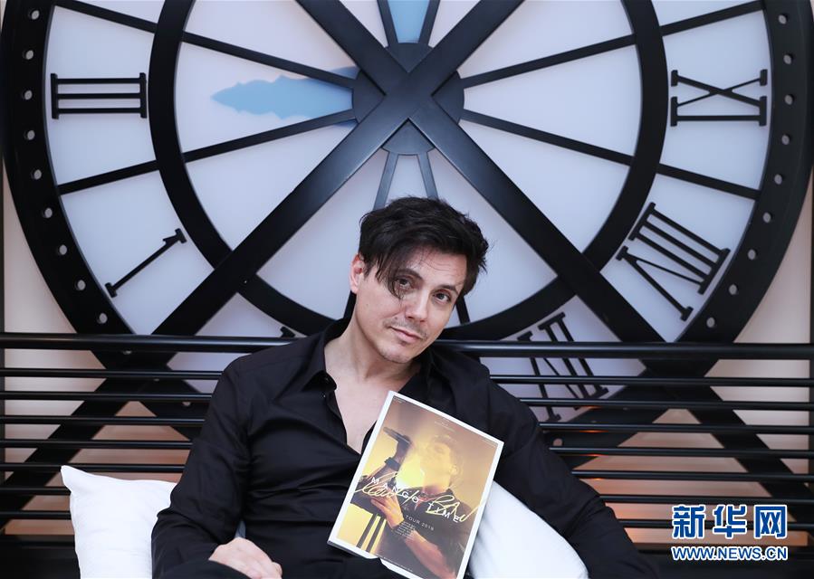 （國際&middot;圖文互動(dòng)）（1）通訊：手牽手，我們共同驅(qū)散陰霾&mdash;&mdash;法國音樂人創(chuàng)作抗疫歌曲背后的故事