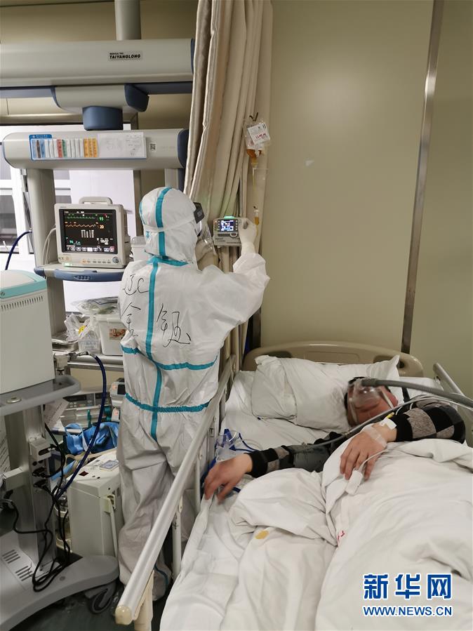 （一線抗疫群英譜&middot;圖文互動）（4）生命之光，溫暖&ldquo;無面之交&rdquo;&mdash;&mdash;記抗疫一線重癥監(jiān)護(hù)室90后護(hù)士金鈺 