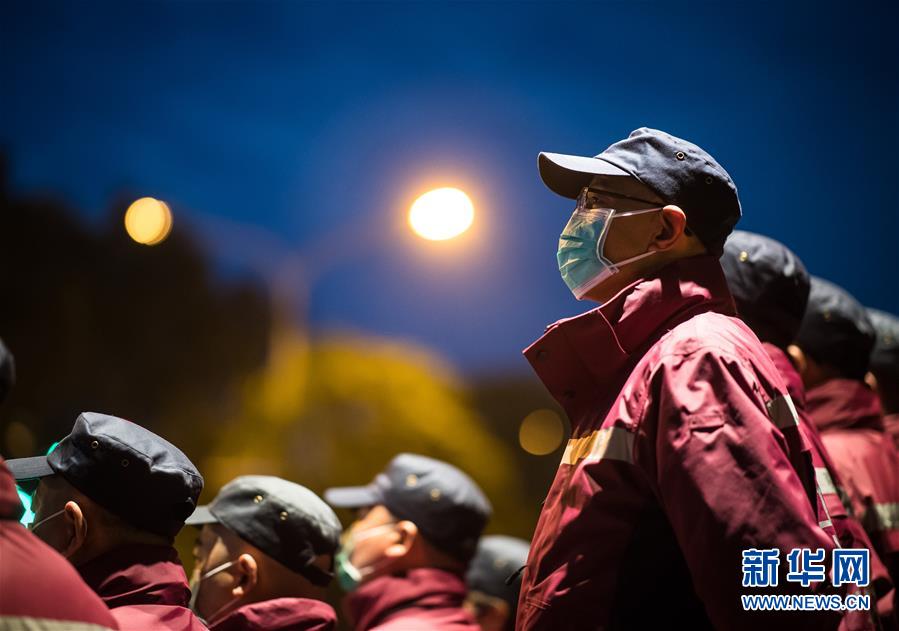 （新華全媒頭條&middot;圖文互動）（12）最美逆行者，武漢永遠記得你！&mdash;&mdash;首批援鄂醫(yī)療隊返程紀實