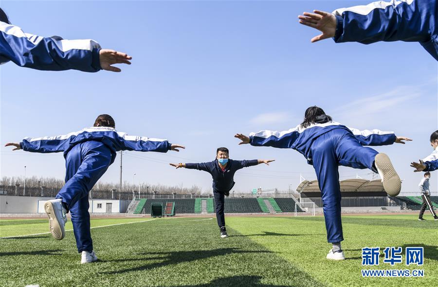 （圖文互動(dòng)）（8）&ldquo;早&rdquo;安同學(xué)，&ldquo;早&rdquo;安老師！&mdash;&mdash;新疆初高中畢業(yè)班復(fù)課一周回訪見聞