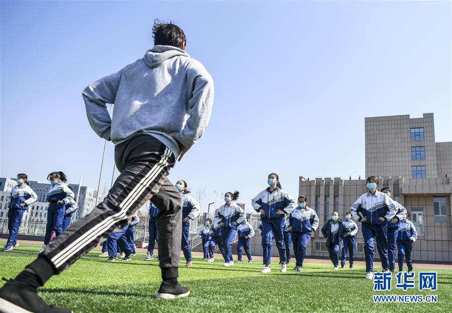 （圖文互動(dòng)）（11）&ldquo;早&rdquo;安同學(xué)，&ldquo;早&rdquo;安老師！&mdash;&mdash;新疆初高中畢業(yè)班復(fù)課一周回訪見聞