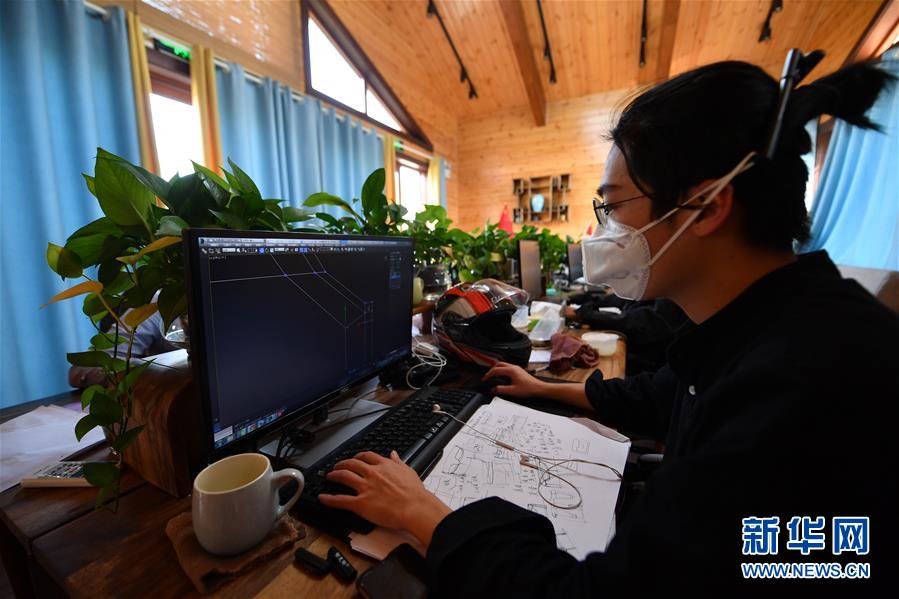 （聚焦復(fù)工復(fù)產(chǎn)&middot;圖文互動(dòng)）（3）記者手記：戰(zhàn)&ldquo;疫&rdquo;中增長(zhǎng)，這些企業(yè)做對(duì)了什么？