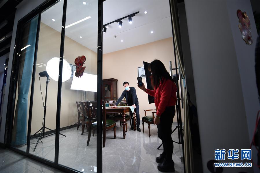 （聚焦復(fù)工復(fù)產(chǎn)&middot;圖文互動(dòng)）（7）記者手記：戰(zhàn)&ldquo;疫&rdquo;中增長(zhǎng)，這些企業(yè)做對(duì)了什么？