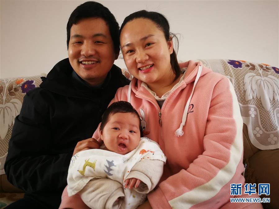 （一線抗疫群英譜&middot;圖文互動）（6）羅文浩：&ldquo;女兒，你的名字里有溫暖，有榮光！&rdquo;