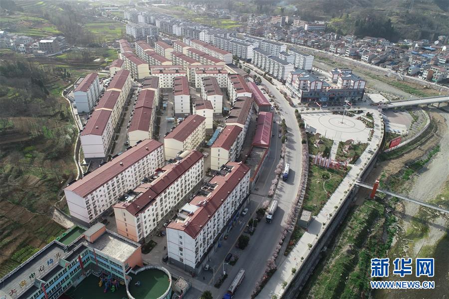 (新華全媒頭條·圖文互動(dòng))(2)奔向新的幸福——陜西貧困縣全部摘帽的N個(gè)截面