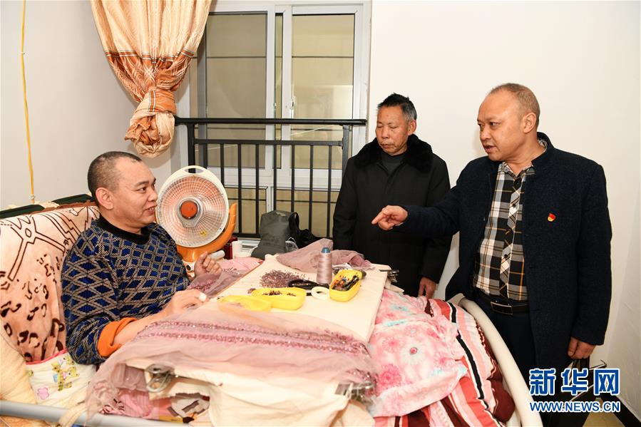 (新華全媒頭條·圖文互動(dòng))(3)來(lái)自大山深處的“移民管家”——記貴州正安縣瑞濠街道辦事處主任吳太璽
