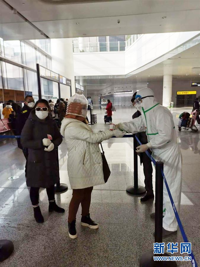 （習(xí)近平致敬的戰(zhàn)&ldquo;疫&rdquo;英雄&middot;志愿者篇&middot;圖文互動(dòng)）（8）他們，微光成炬照征程