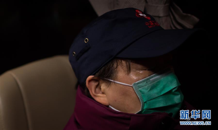 （新華全媒頭條&middot;習(xí)近平致敬的戰(zhàn)&ldquo;疫&rdquo;英雄&middot;武漢人民篇&middot;圖文互動）（11）壯哉，大武漢&mdash;&mdash;獻(xiàn)給英雄的武漢人民