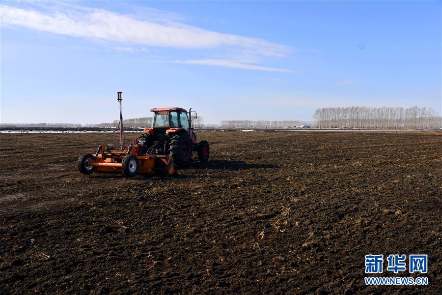 （在習近平新時代中國特色社會主義思想指引下&mdash;&mdash;新時代新作為新篇章&middot;習近平總書記關切事&middot;圖文互動）（4）希望的田野，希望的春天&mdash;&mdash;各地農業(yè)生產新動態(tài)掃描