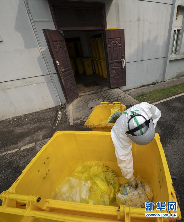 （聚焦疫情防控&middot;圖文互動）（17）&ldquo;隱蔽&rdquo;防線上的阻擊戰(zhàn)&mdash;&mdash;武漢醫(yī)療廢物處理從&ldquo;全線告急&rdquo;到&ldquo;日產日清&rdquo;