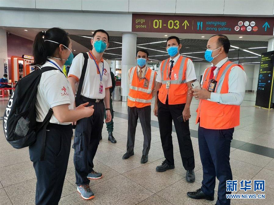 （國(guó)際疫情&middot;圖文互動(dòng)）（4）&ldquo;工作忙碌又細(xì)致，經(jīng)驗(yàn)豐富又專業(yè)&rdquo;&mdash;&mdash;一名柬埔寨青年眼中的中國(guó)援柬抗疫醫(yī)療專家組