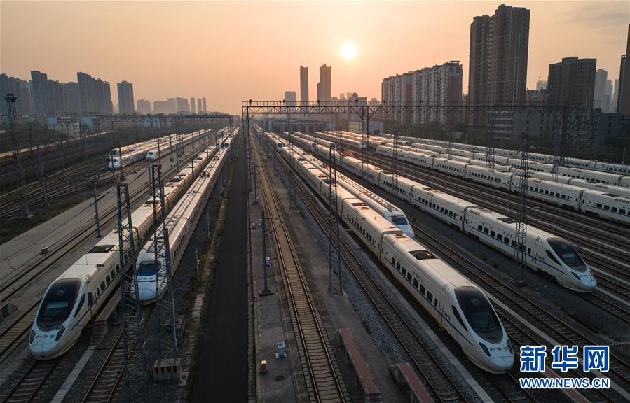 （新華全媒頭條&middot;圖文互動）（6）武漢重啟，不負(fù)春天&mdash;&mdash;寫在武漢&ldquo;解封&rdquo;之際